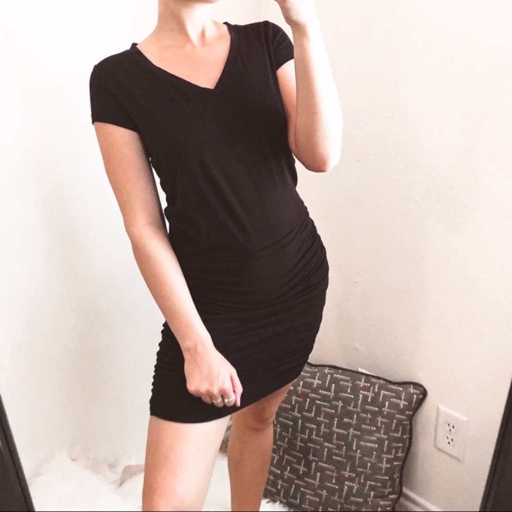 ✨ athleta - rouched formfitting mini dress